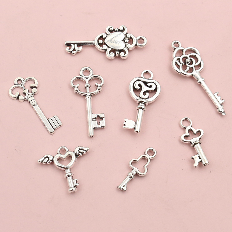 Vintage Fashion Jewelry - 50pcs Vintage Small Key Charms Antique
