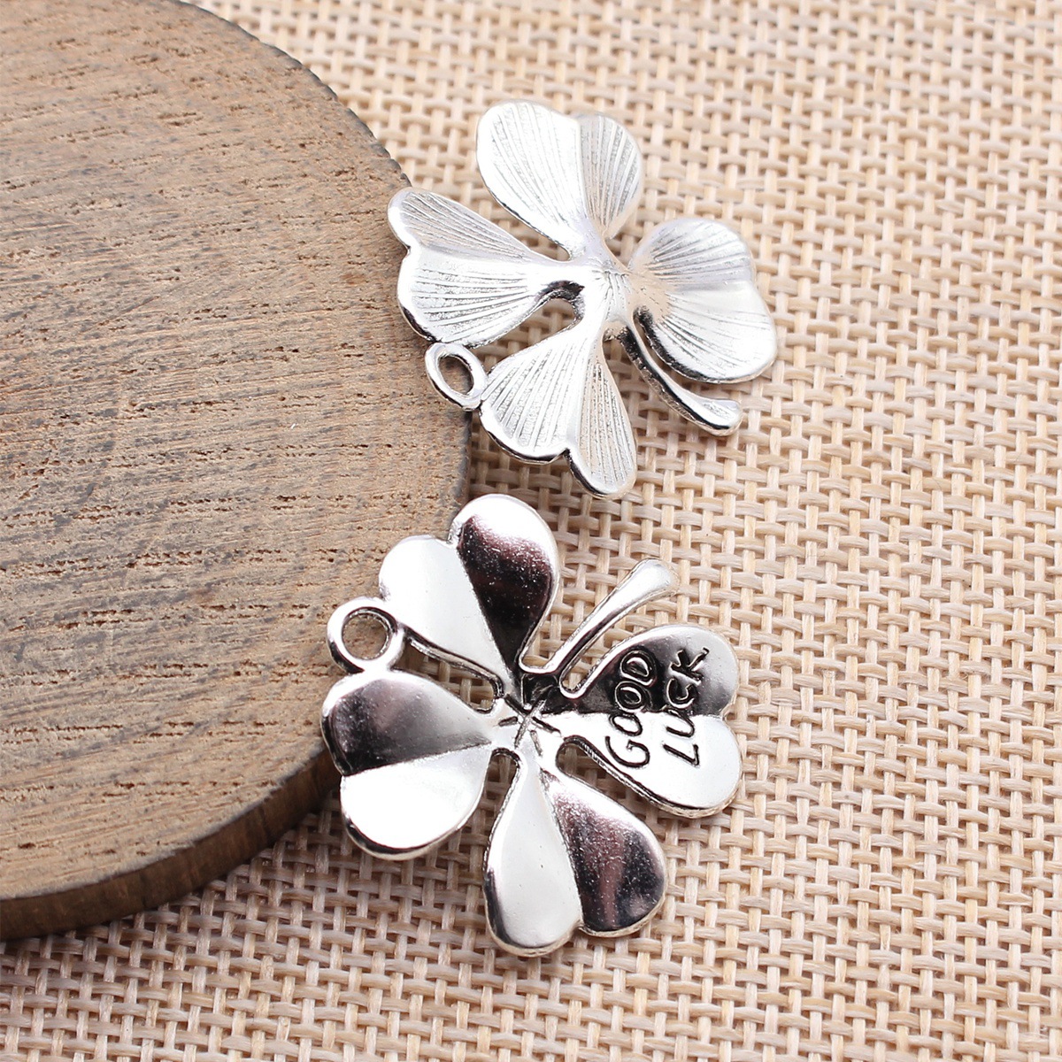 WYSIWYG 5pcs 28x26mm Kc Gold C - Vintage Fashion Jewelry ulasan dan harga